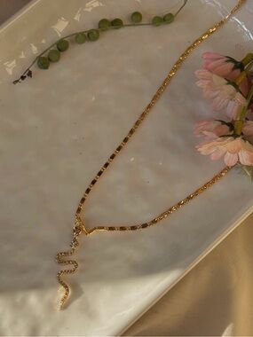 Elegant Gold Snake Pendant Necklace - Women Jewelry